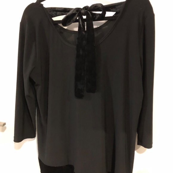 Black tunic with velvet asymmetric hem - Picture 3 of 5